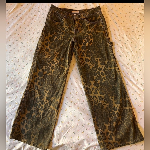 lovesoho Denim - Lovesoho jr Sz 9/30length animal print carpenter denim jeans wide leg low rise
